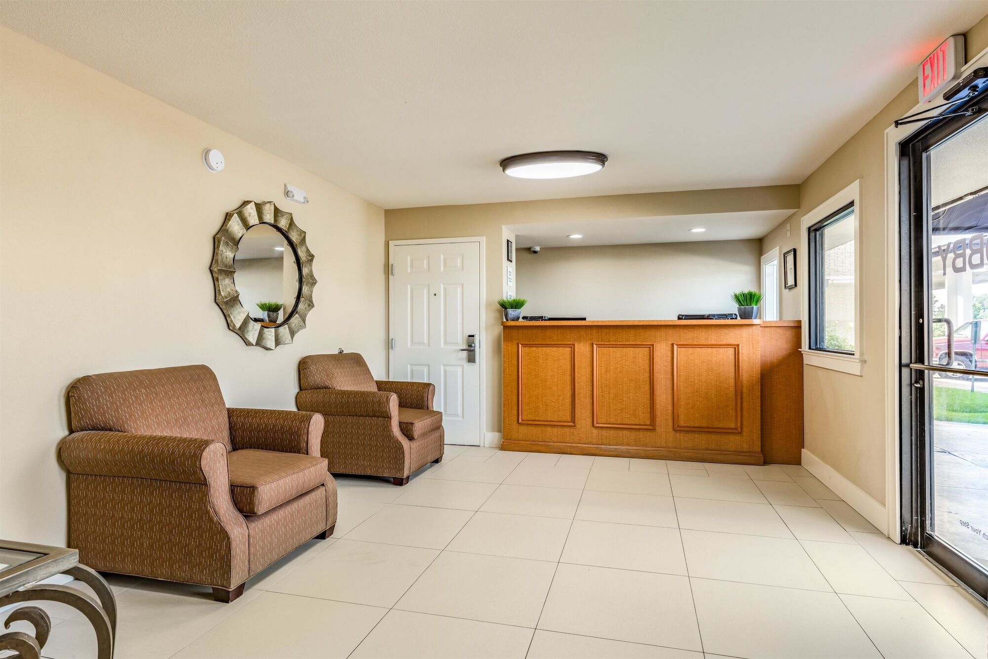 Surestay By Western North Hotel 3*