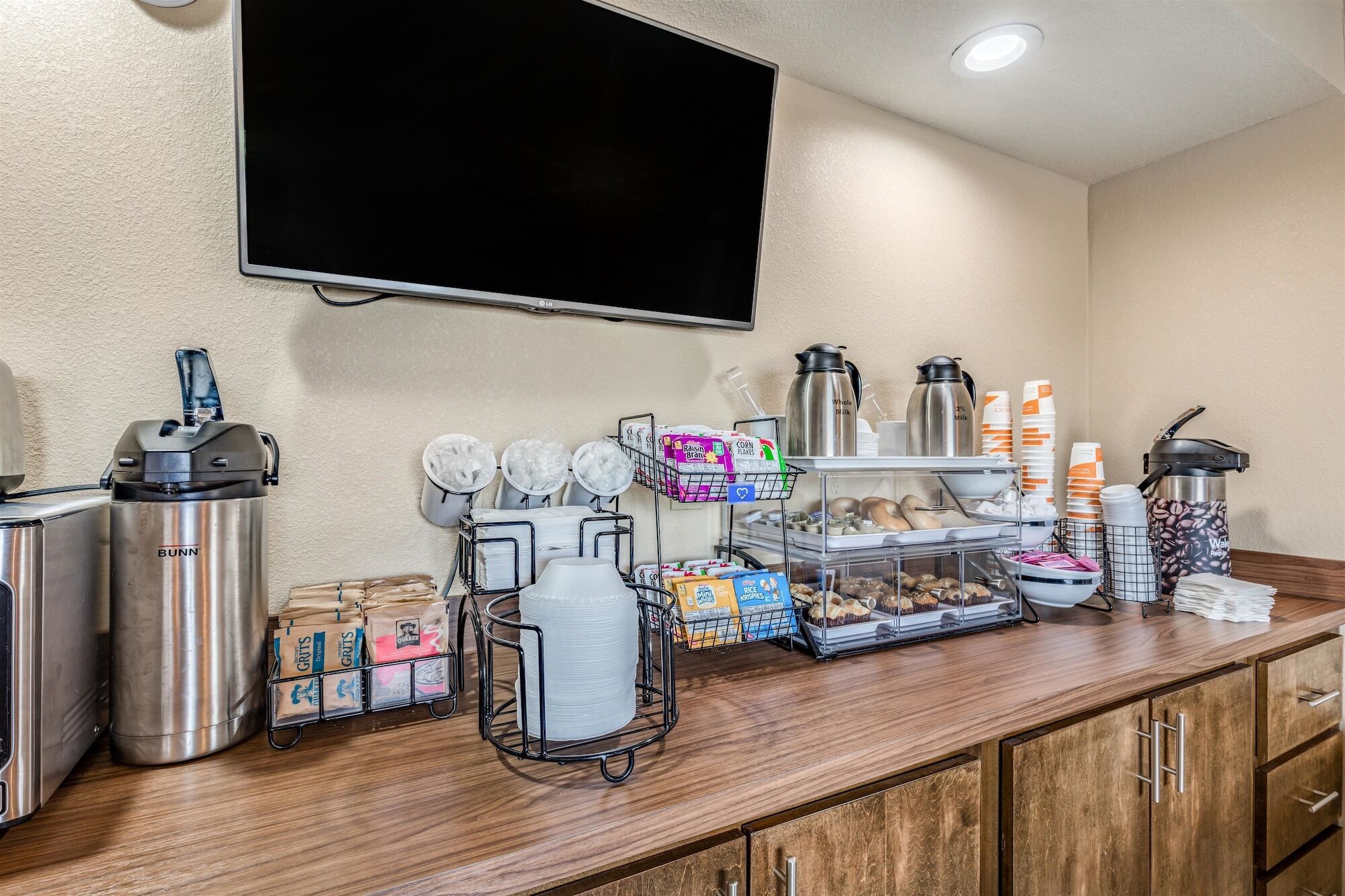 Surestay By Western North Hotel Tupelo