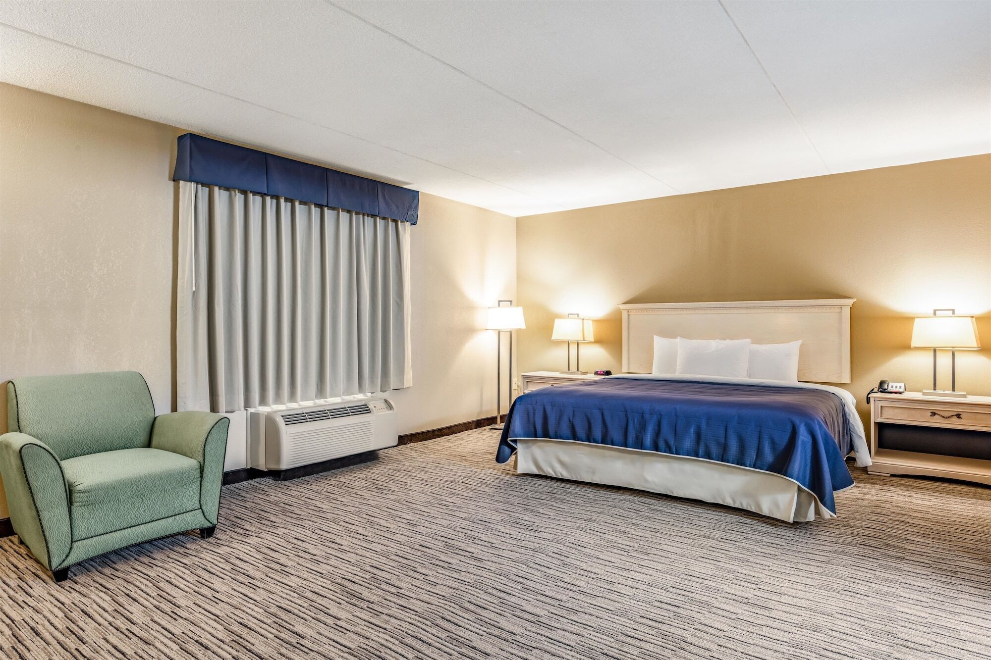Surestay By Western North Hotel 3*